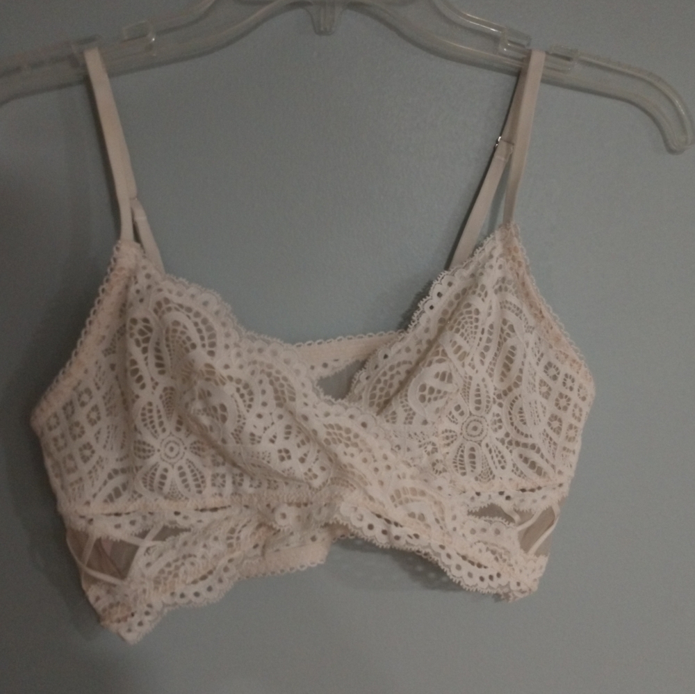 Victoria Secret Off White Lace Bralette